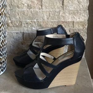 INC black wedges